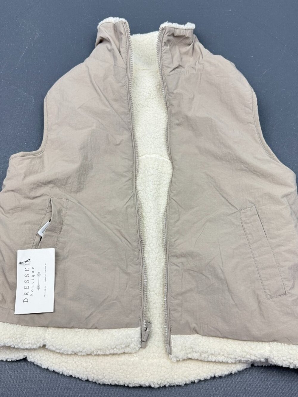 Love Tree Womens Size Small Reversible Sherpa Fleece Vest Beige Full Zip Pockets